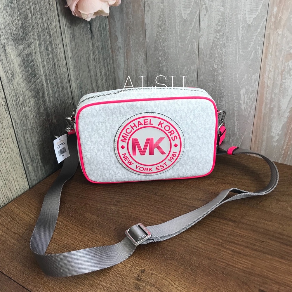 Michael Kors Fulton Sport LG EW Xbody Neon Pink - Picture 2 of 8